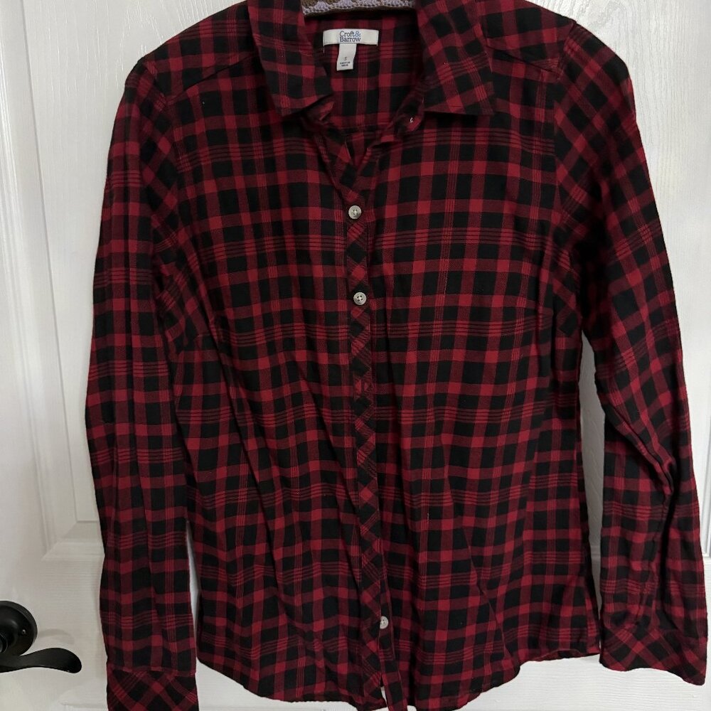 Croft & Barrow Red & Black Button Down Plaid Long Sleeve